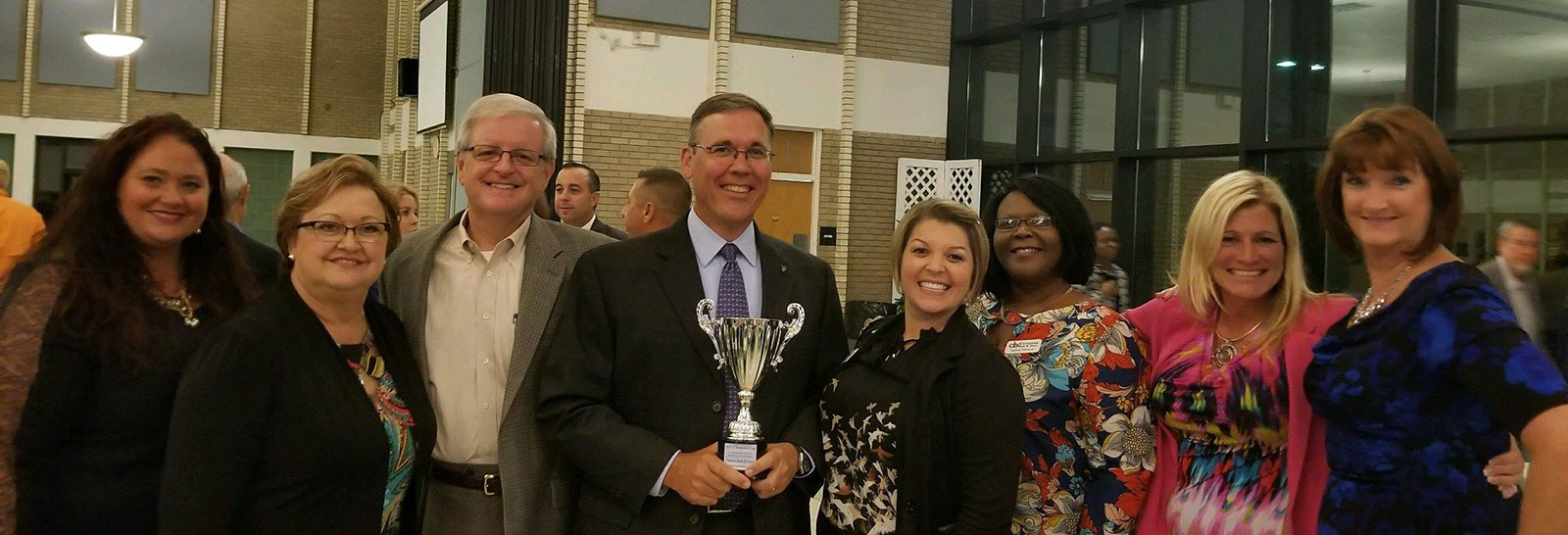 Citizens Bank & Trust wins the 2017 Champions Cup as Community Service Business of the Year
